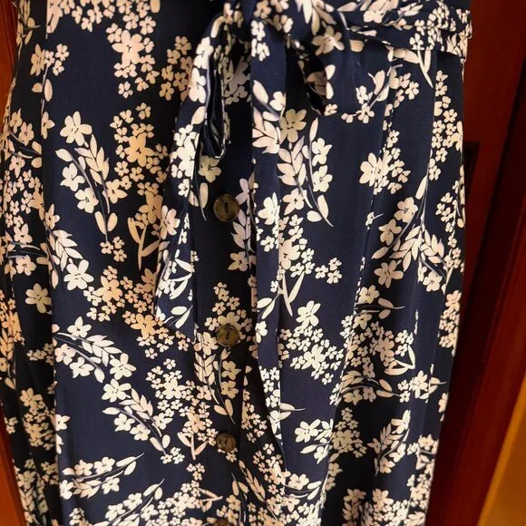 Calvin Klein Button-Up Navy/White Floral Shirt Dress w/waist tie, Sz 12, EUC - Picture 6 of 15
